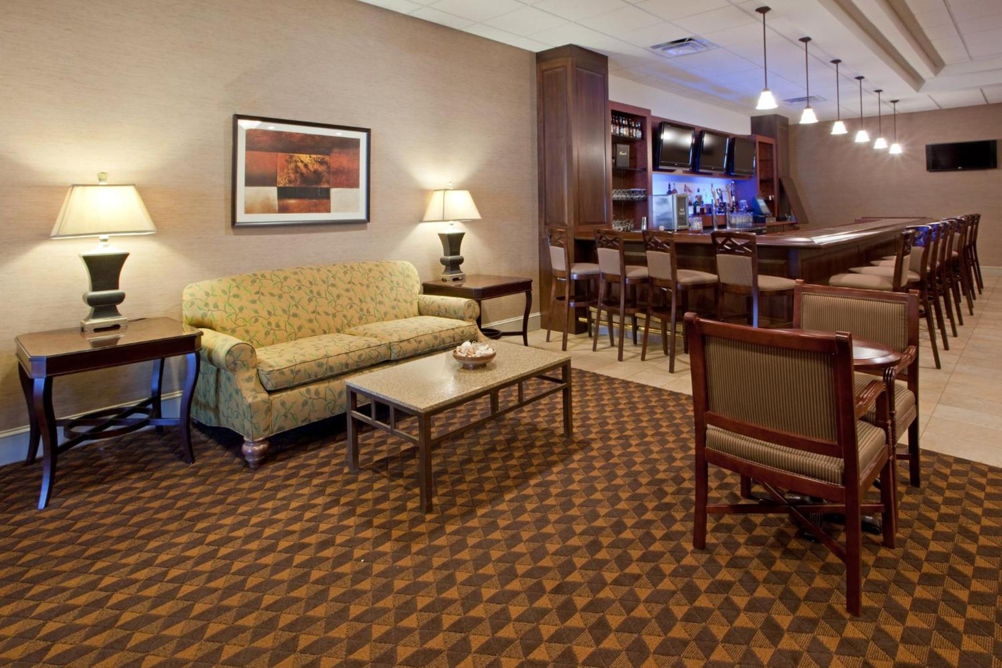 Holiday Inn University Area Charlottesville By Ihg Exterior photo